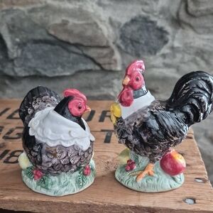 Vintage 1993 Fitz & Floyd Pair of Ceramic Rooster & Hen with Chicks S&P Shakers